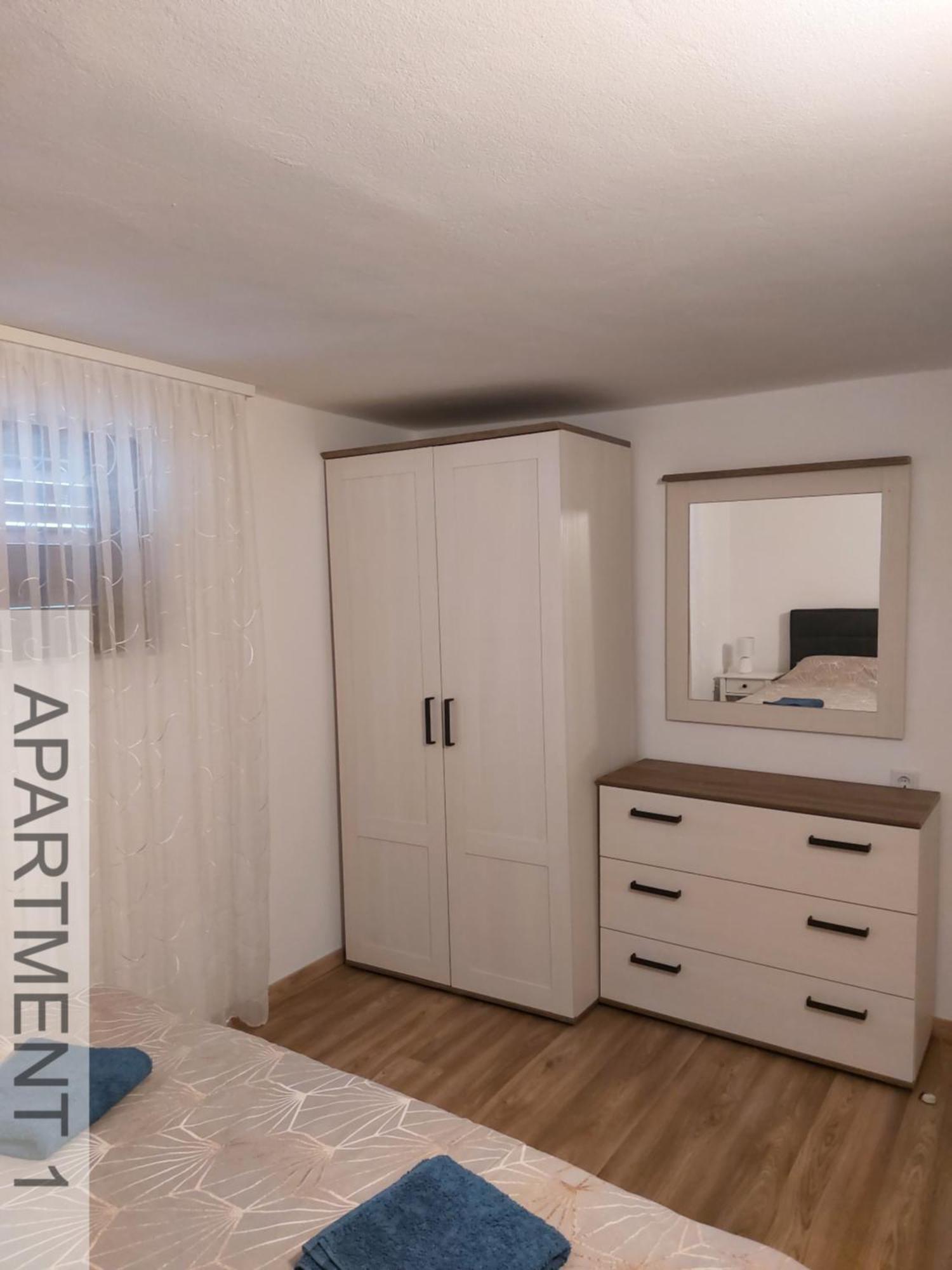 Apartmani Denis Stara Baska Exterior photo